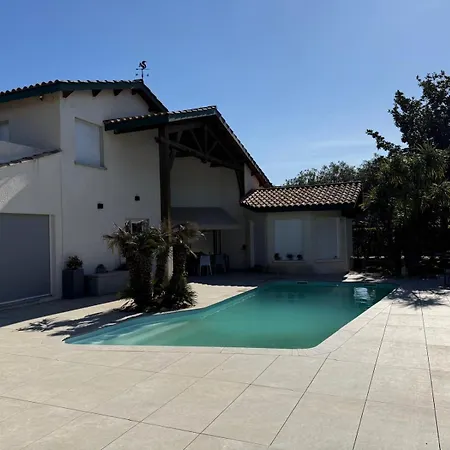 Piscine Au Golf *
