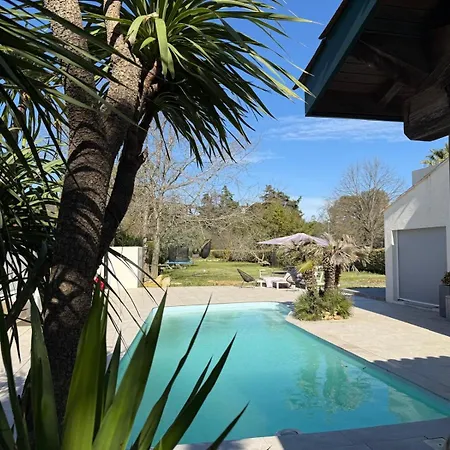 De Luxe Au Golf Villa